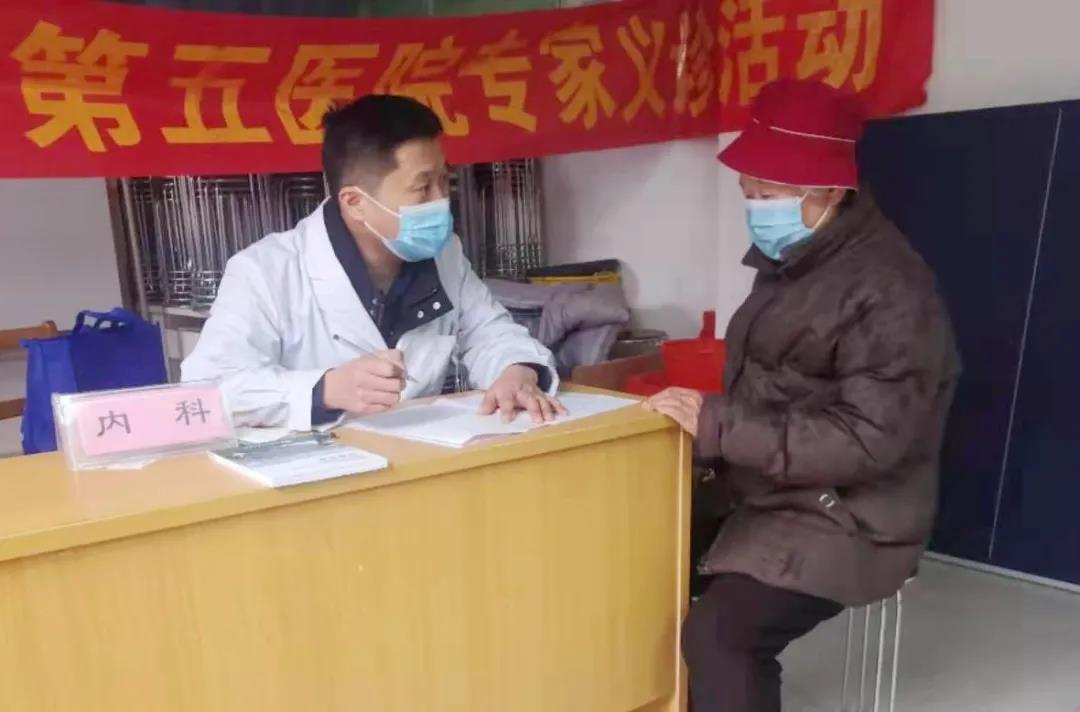 市五院开展肿瘤防治周宣传活动