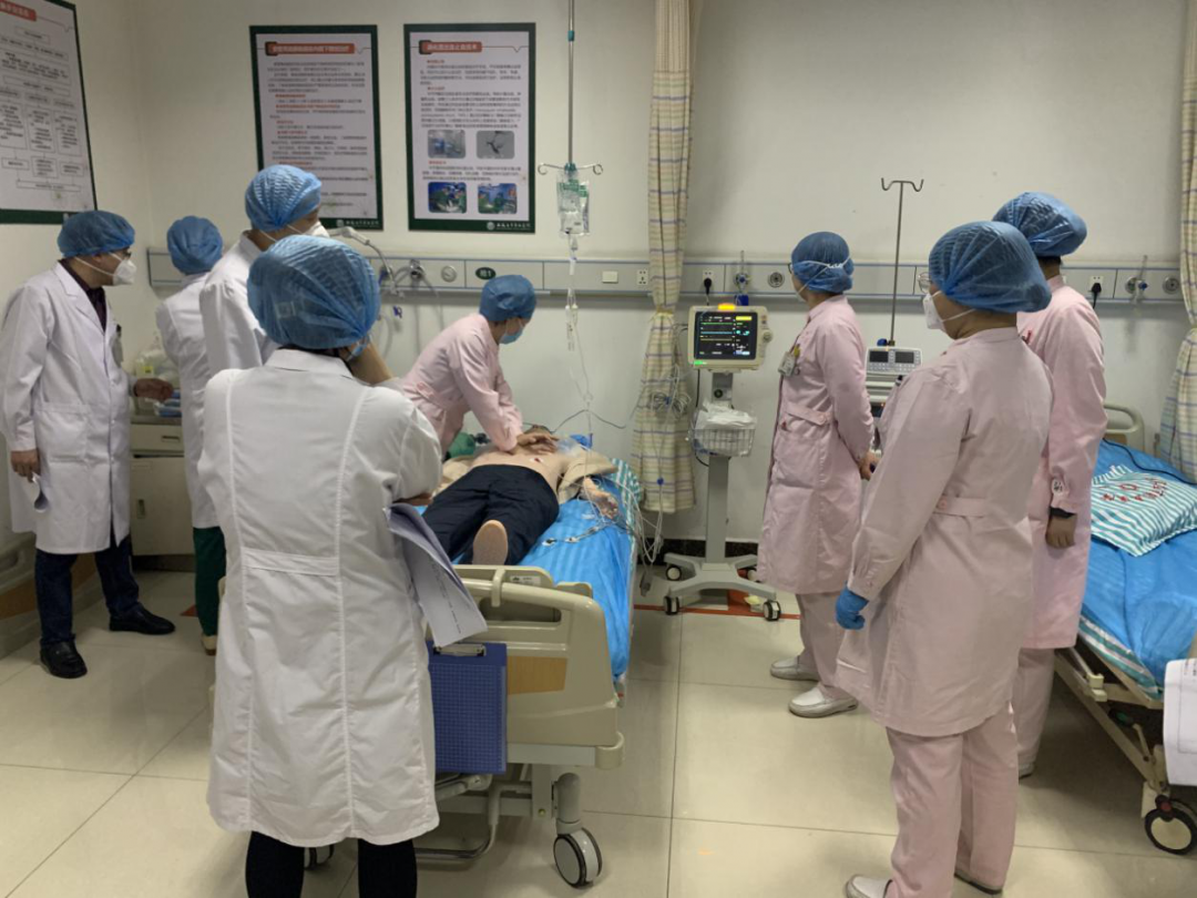 市五院开展急救应急演练提升“实战”能力