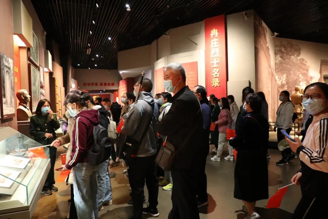 重温革命历史 感悟红色精神——市五院职工赴冉庄地道战遗址参观学习