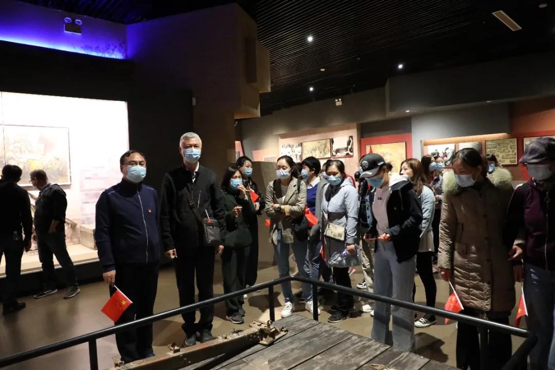 重温革命历史 感悟红色精神——市五院职工赴冉庄地道战遗址参观学习