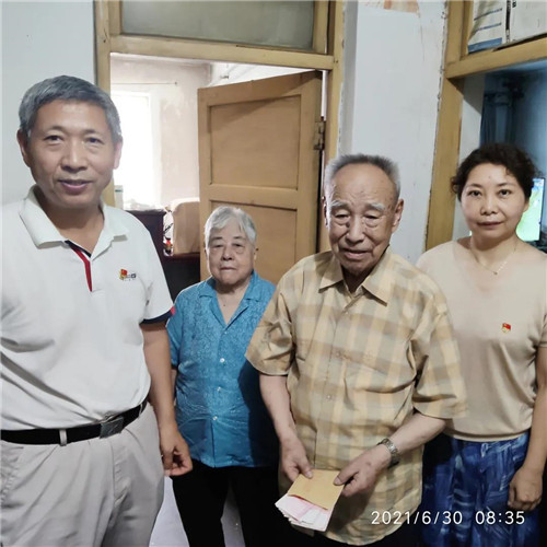 牢记嘱托 跟党走” 市五院党委开展“七一”走访慰问活动