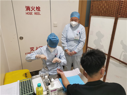 天使在门诊 服务我先行