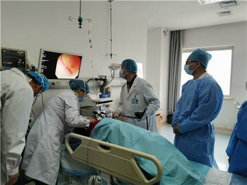 坚守岗位：让生命绽放光芒