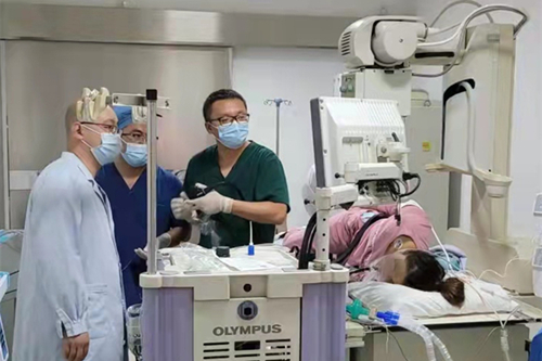 坚守岗位：让生命绽放光芒