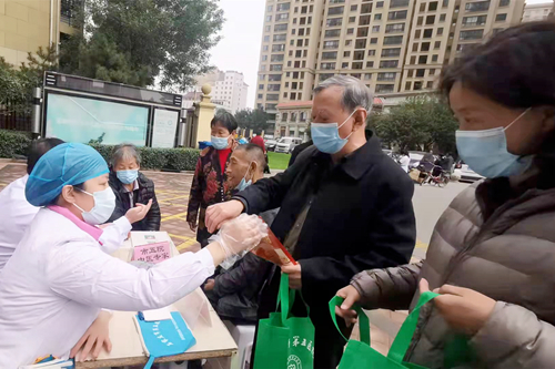 情暖金秋，爱在重阳——市五院开展关注老年人健康义诊活动