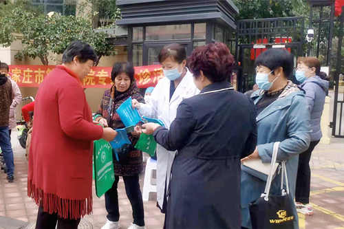 情暖金秋，爱在重阳——市五院开展关注老年人健康义诊活动