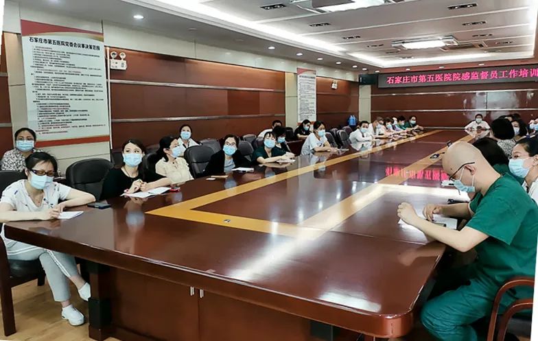 开展专项培训 强化院感防控