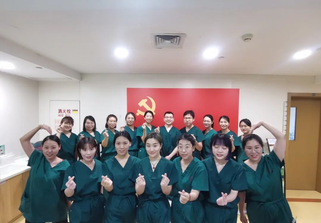 【优化服务】取杯器、分药器、应急便民箱，解患者燃眉之急