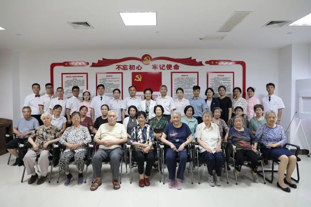 “喜迎二十大 共庆建院73周年”——市五院组织离退休职工贺院庆、话发展 “喜迎二十大 共庆建院73周年”——市五院组织离退休职工贺院庆、话发展