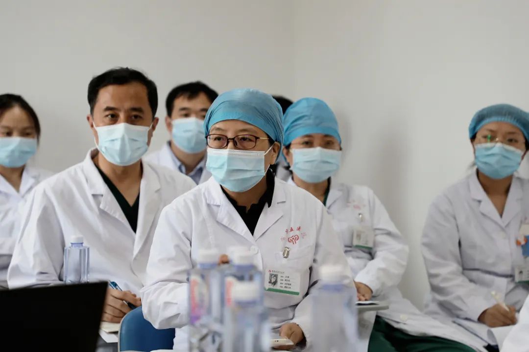 肝衰竭学组研讨疑难肝病治疗新方法——院长江平提要求