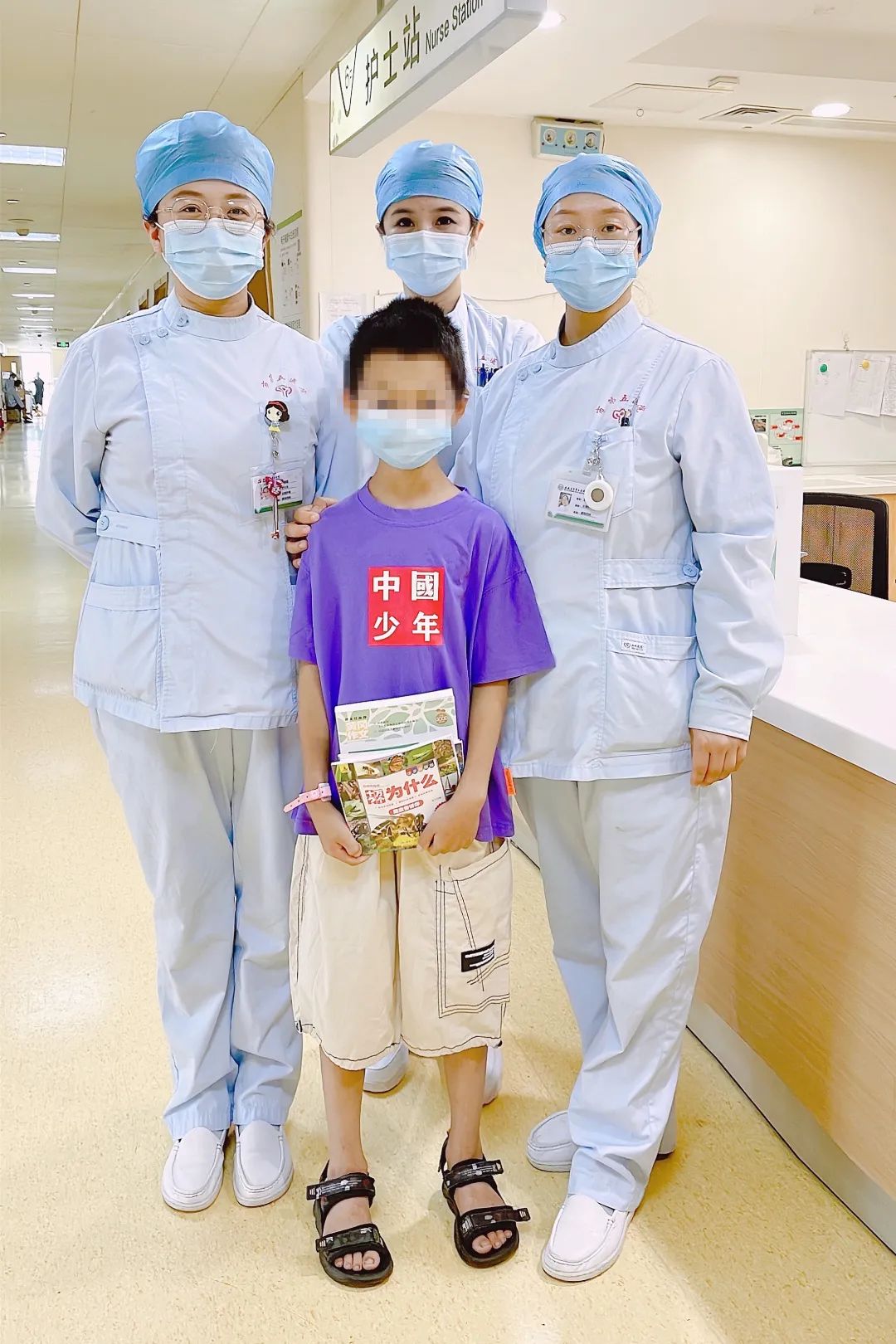 相依为命的“父子俩”，牵动着医护人员的心