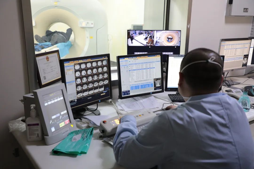 市五院放射科：临床医师的慧眼，黑白世界里的侦察兵