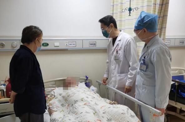 医护全力救治 患者收获感动——这个春节很暖！