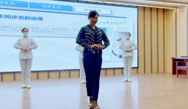 内强素质 外树形象——市五院组织护理职业礼仪培训