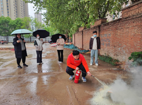 网管科开展节前消防安全演练