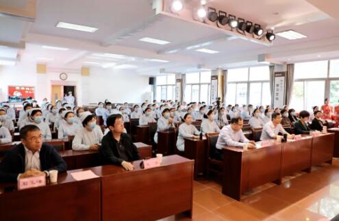 市五院举办5.12国际护士节庆祝暨表彰大会