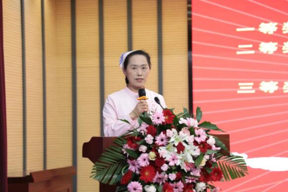 市五院举办5.12国际护士节庆祝暨表彰大会