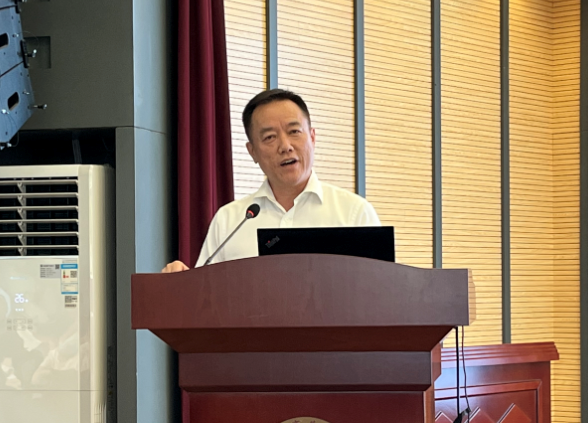 感控科组织召开感控培训会