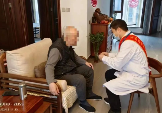 喜报！市五院内二科主任赵磊荣获“石家庄市最美医护”