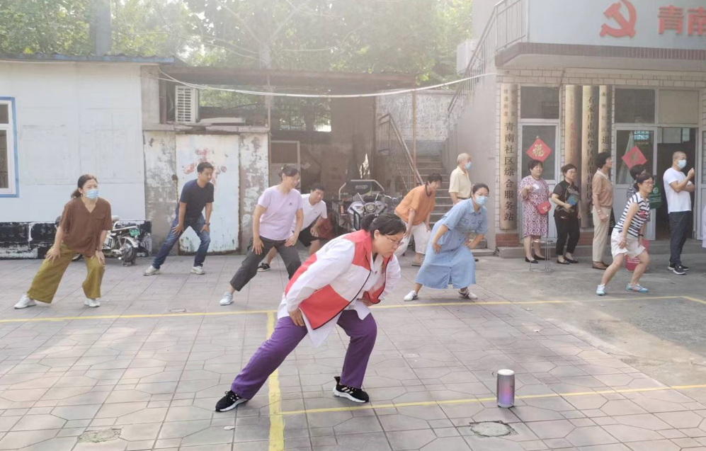 市五院康复专家进社区，便民服务落实处