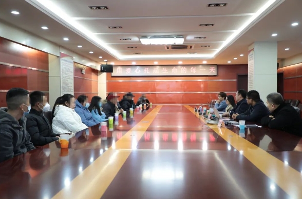 寒冬里的暖阳——市五院与市红十字会开展 “艾滋病患者”救助活动