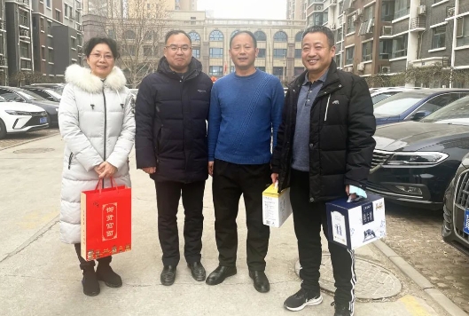 新春慰问送关怀 岁寒情深暖人心——市五院开展节前走访慰问活动