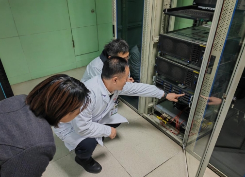 筑牢网络安全“防火墙” ——网管科节前网络安全巡检