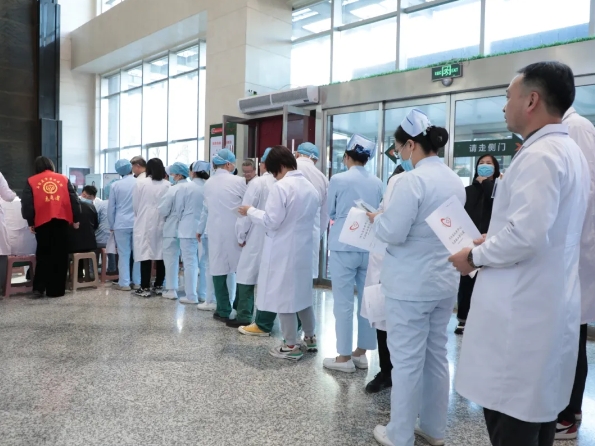 用爱心为生命加油——石家庄市第五医院与河北省血液中心开展党组织联合共建暨“无偿献血”主题党日活动 用爱心为生命加油——石家庄市第五医院与河北省血液中心开展党组织联合共建暨“无偿献血”主题党日活动