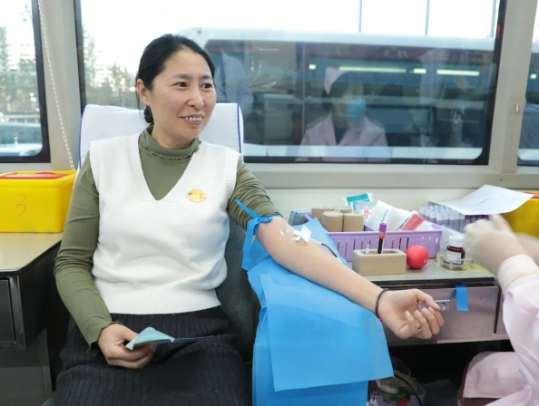 用爱心为生命加油——石家庄市第五医院与河北省血液中心开展党组织联合共建暨“无偿献血”主题党日活动 用爱心为生命加油——石家庄市第五医院与河北省血液中心开展党组织联合共建暨“无偿献血”主题党日活动