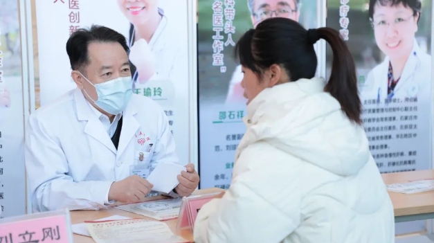 石家庄市第五医院大型义诊惠民活动火热进行中...... 石家庄市第五医院大型义诊惠民活动火热进行中......