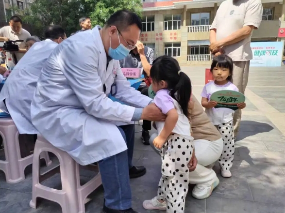 医疗资源沉下去 健康服务零距离——石家庄市第五医院参加裕华区卫健局组织的社区大型义诊活动 医疗资源沉下去 健康服务零距离——石家庄市第五医院参加裕华区卫健局组织的社区大型义诊活动