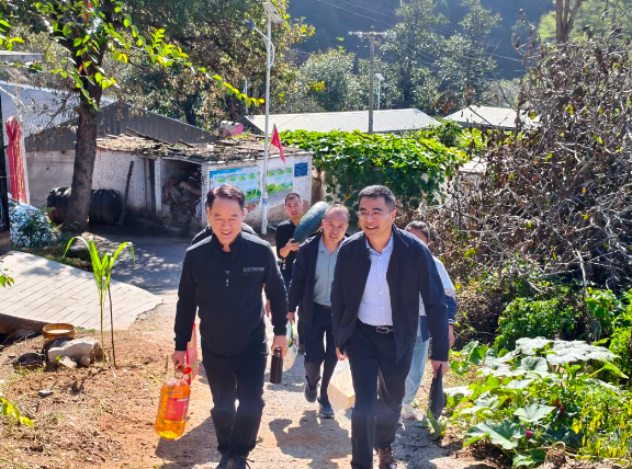 院长带队“走亲”，助力乡村振兴——石家庄市第五医院院长带队赴平山县下观音堂村开展帮扶指导