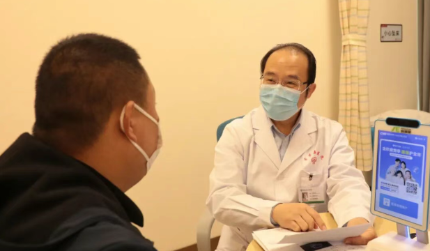 五院快报 | 石家庄市第五医院党委书记、博士生导师郑欢伟教授在消化内科出诊啦! 五院快报 | 石家庄市第五医院党委书记、博士生导师郑欢伟教授在消化内科出诊啦!