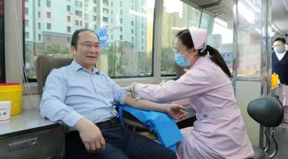 热血汇真情 五院在行动——石家庄市第五医院组织干部职工无偿献血 热血汇真情 五院在行动——石家庄市第五医院组织干部职工无偿献血